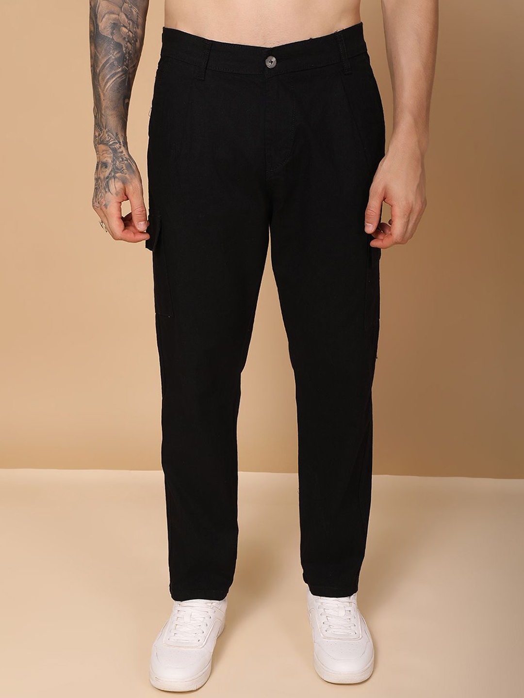 

Hence Men Relaxed Easy Wash Regular Fit Mid-Rise Pleated Cargos, Black