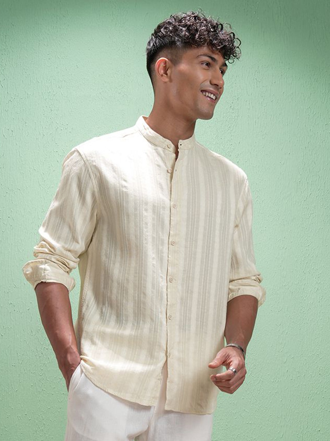 

HIGHLANDER Men Comfort Opaque Striped Casual Shirt, Cream