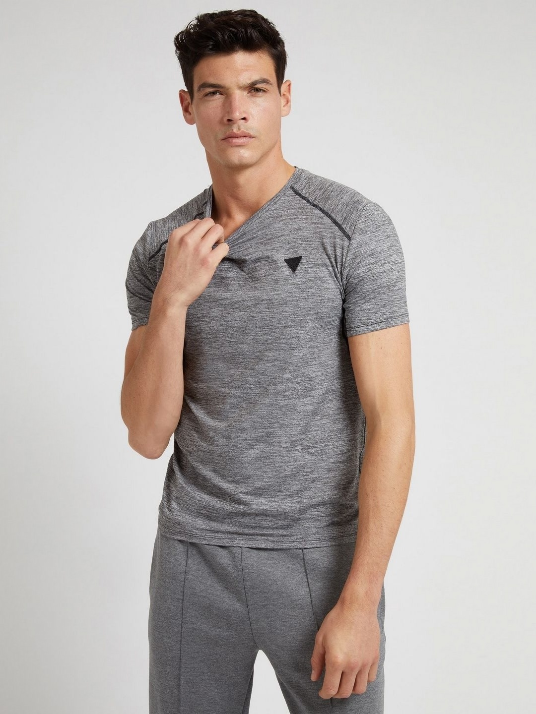 

GUESS Men Pockets Slim Fit T-shirt, Grey