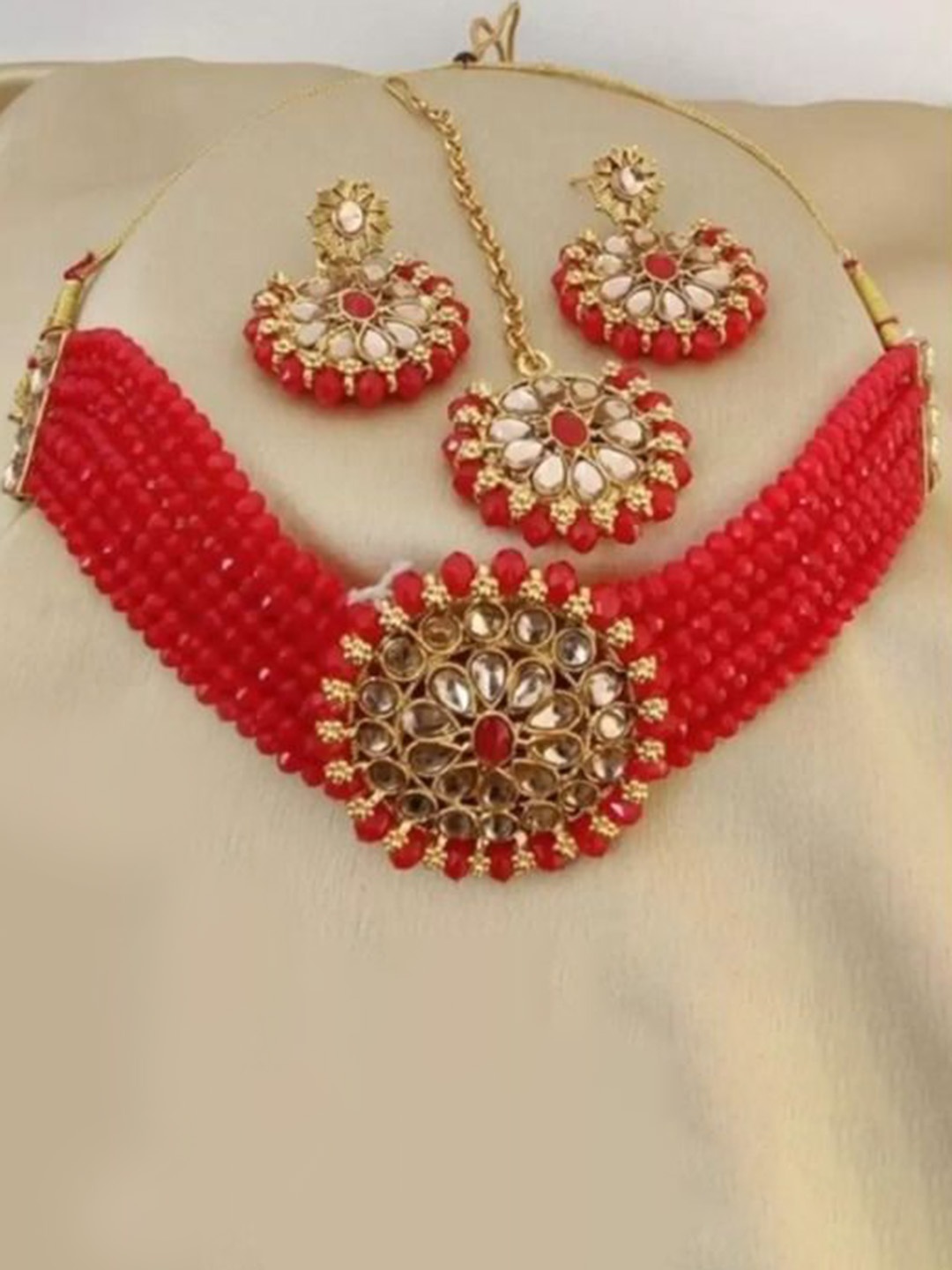 

Anouk Gold-Plated Artificial Stones and Beads Studded & Beaded Jewellery Set