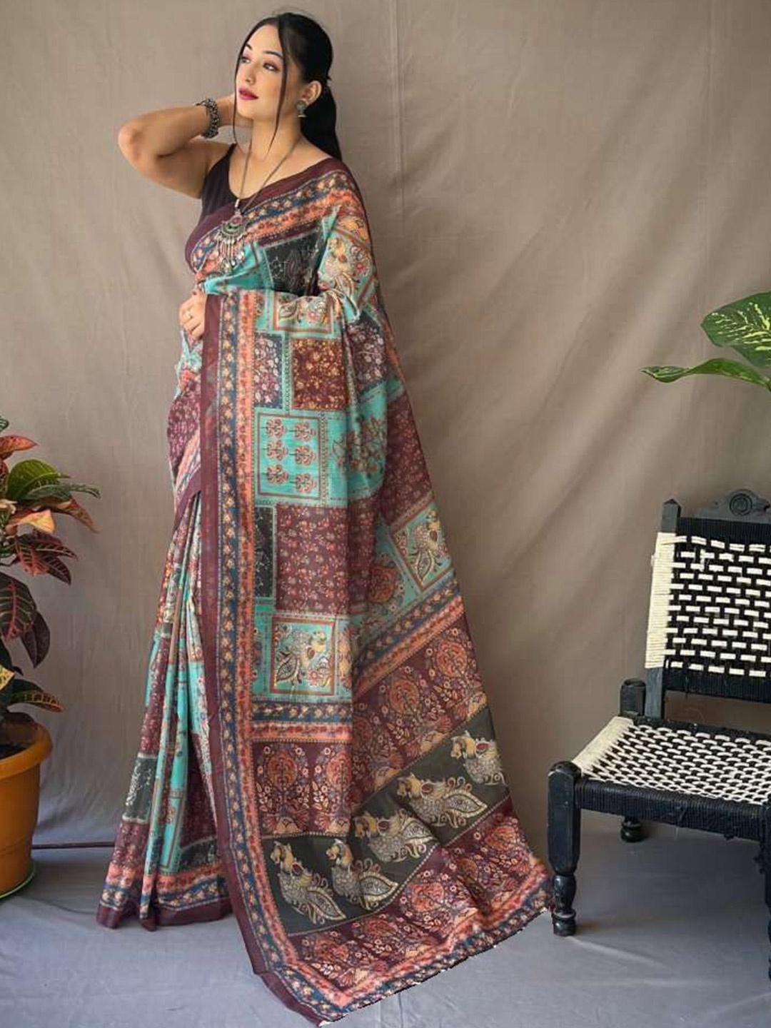 

Iris Ethnic Motifs Printed Pure Cotton Saree, Blue