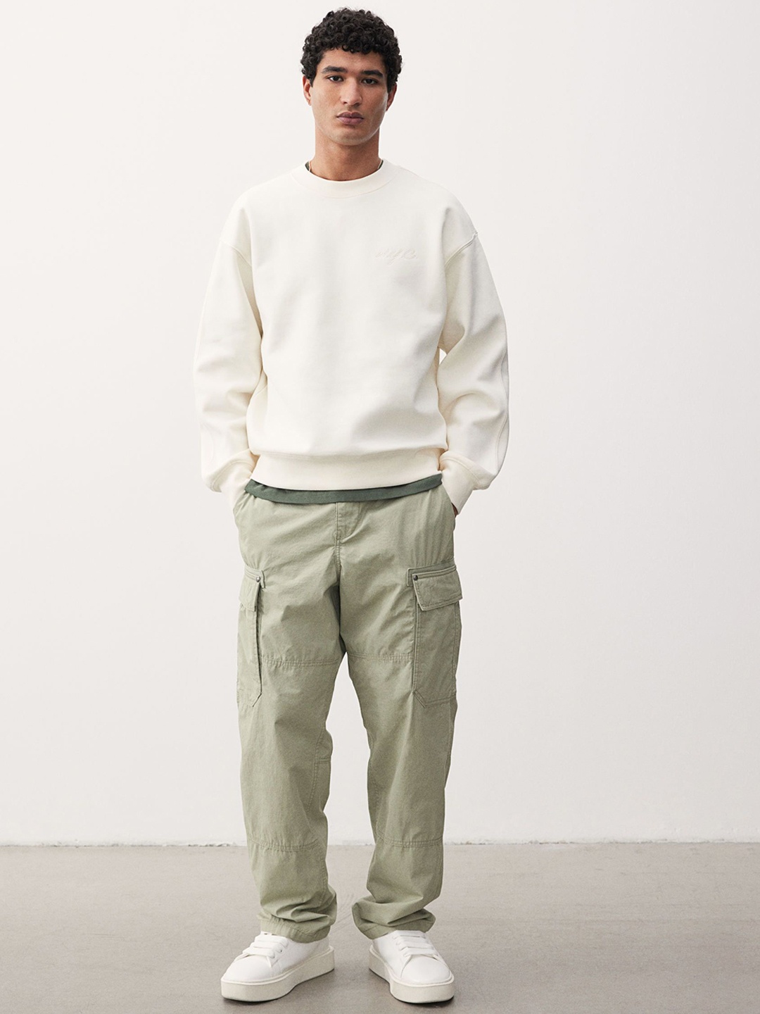 

H&M Relaxed Fit Cargo Trousers, Green