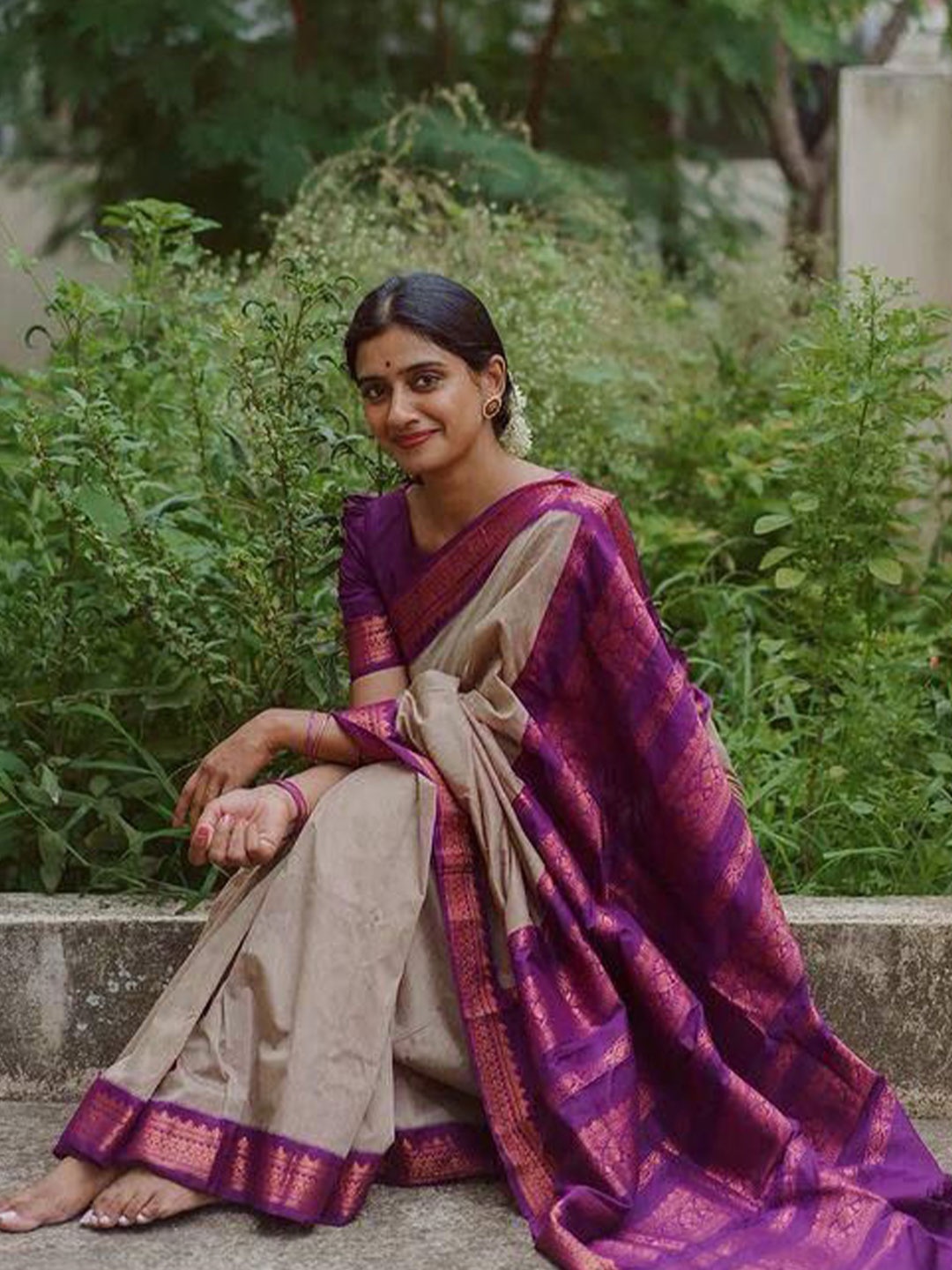 

Rujave Woven Design Zari Art Silk Kanjeevaram Saree, Cream