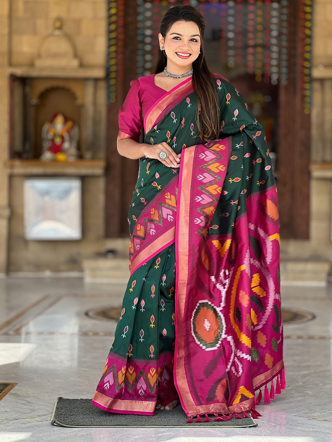 

Anouk Geometric Printed Zari Saree, Green