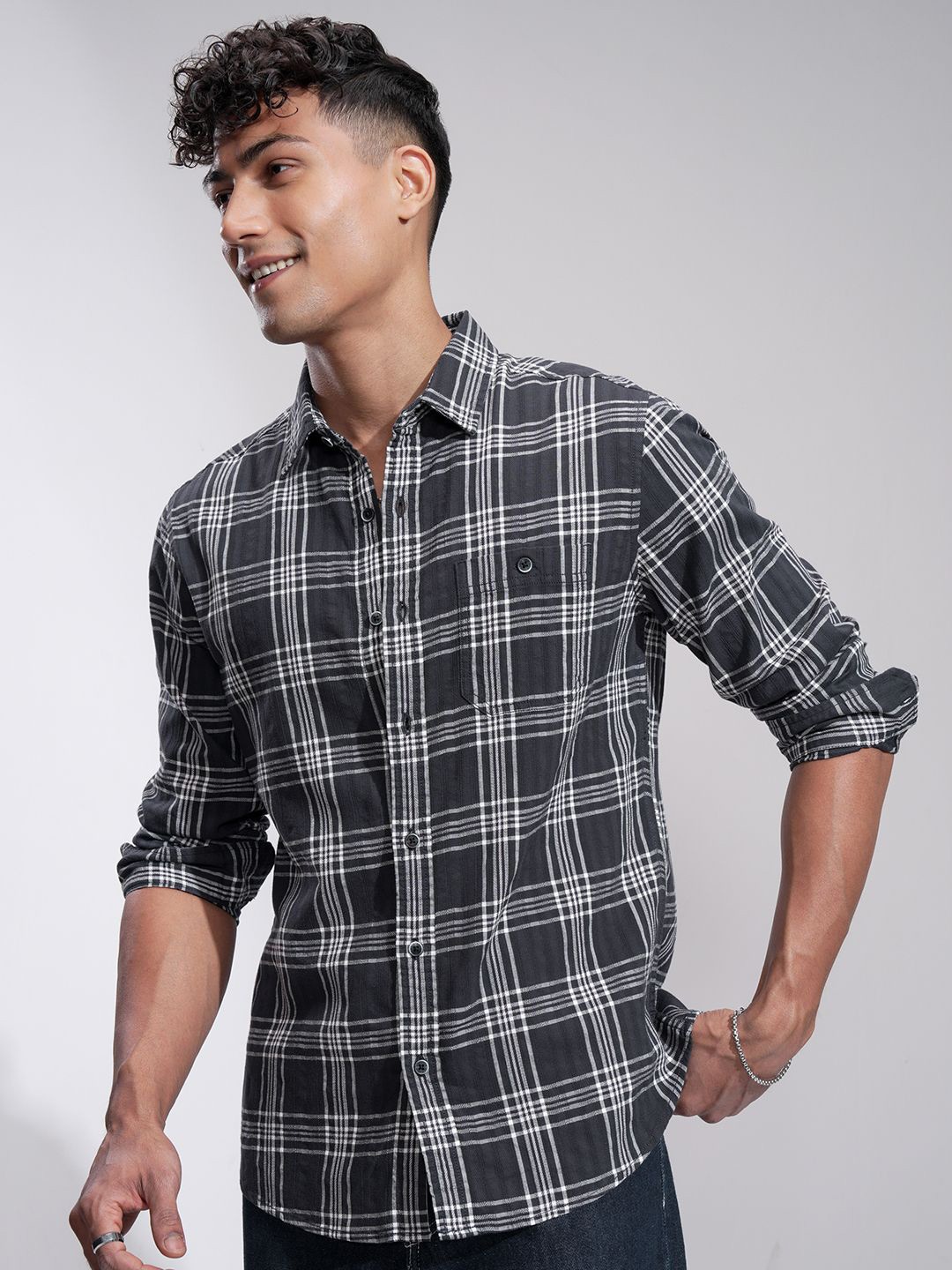 

HIGHLANDER Men Comfort Slim Fit Opaque Checked Casual Shirt, Charcoal