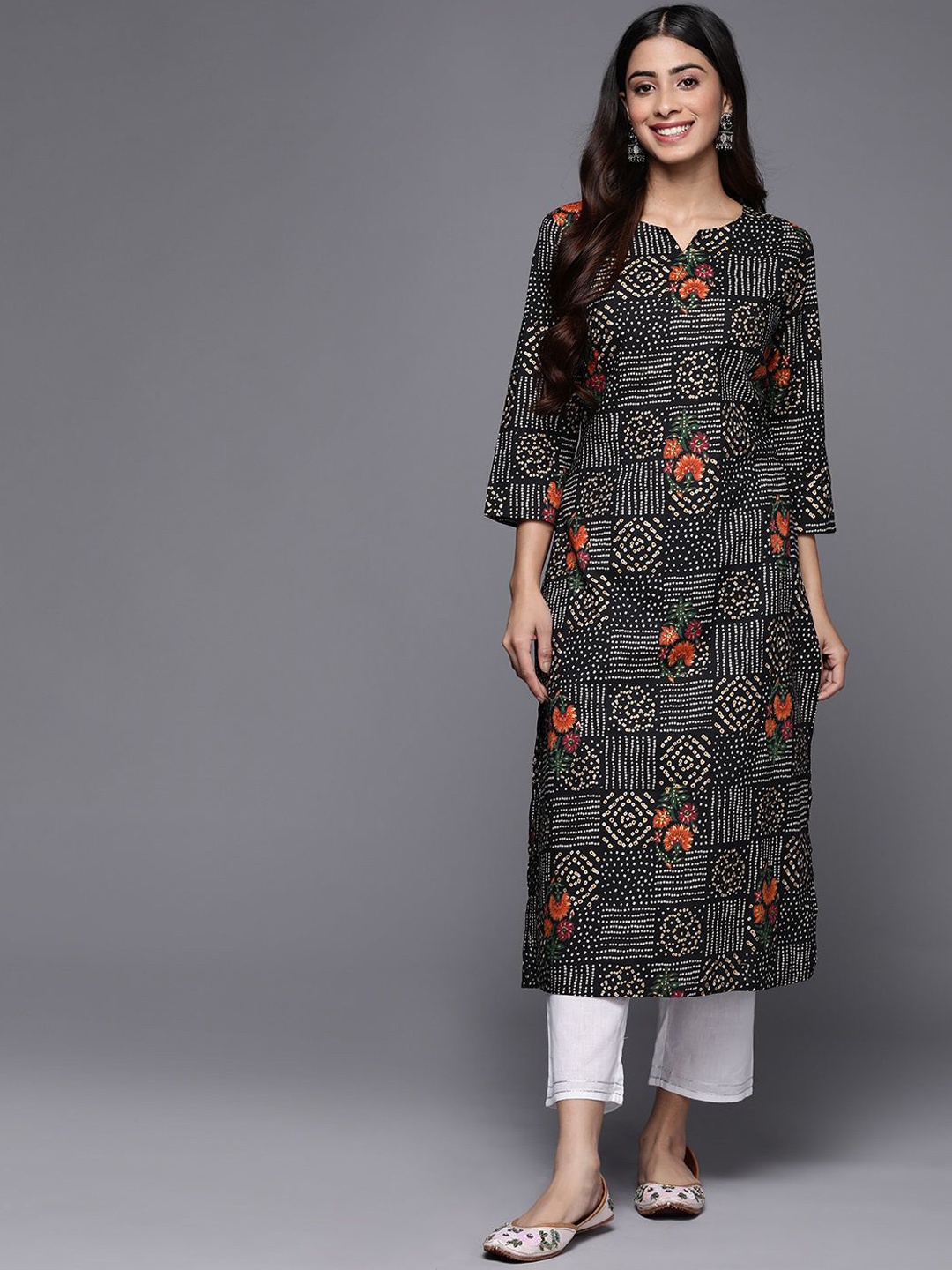 

DIVASTRI Bandhani Printed Notch Neck Three-Quarter Sleeves Pure Cotton Straight Kurta, Black