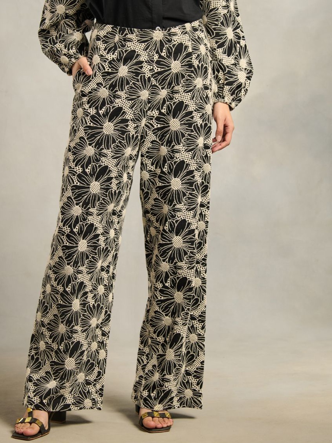 

Style Island Women Printed Cotton Relaxed-Fit Mid Rise Trousers, Black