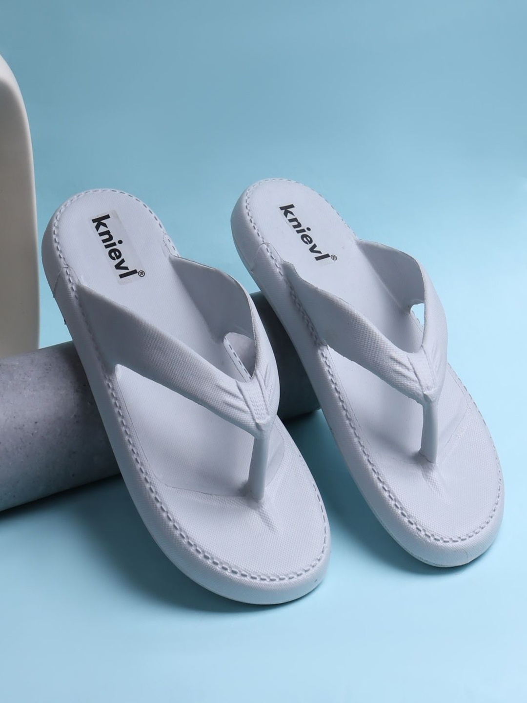

KNIEVL Men Self Design Thong Flip-Flops, Grey