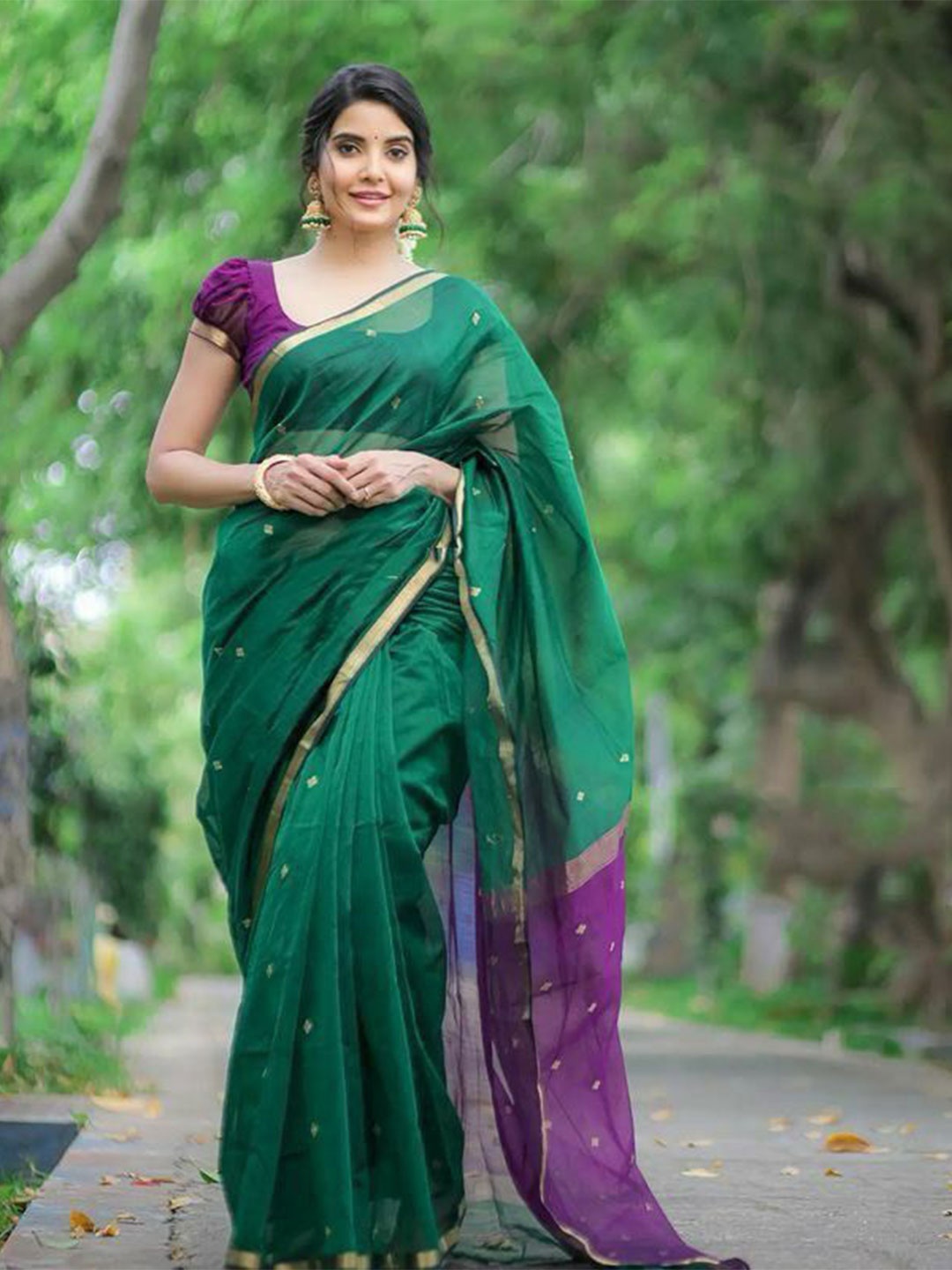 

Rujave Woven Design Zari Art Silk Kanjeevaram Saree, Green
