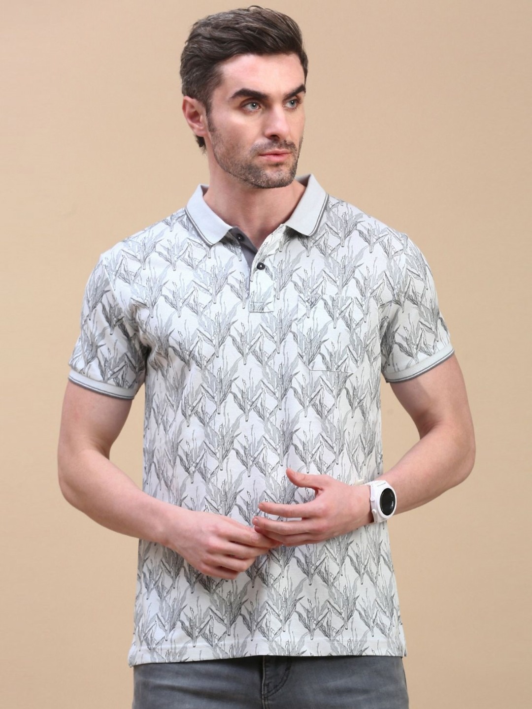 

Classic Polo Men Floral Printed Polo Collar Tropical Pockets Slim Fit T-shirt, Grey