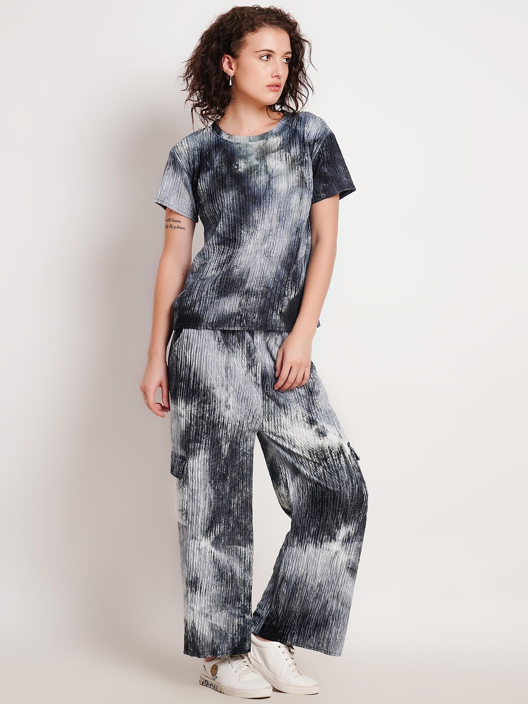 

Lugo Tie & Dyed Short Sleeves Round Neck T-Shirt & Trousers, Black