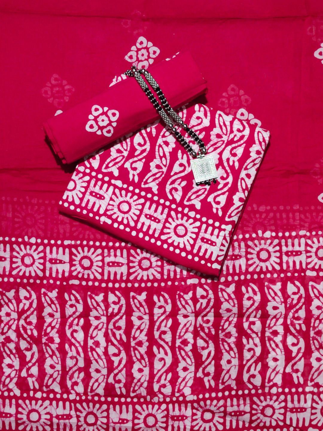 

Farooq Dyeing Ethnic Motifs Printed Pure Cotton Unstitched Dress Material, Pink