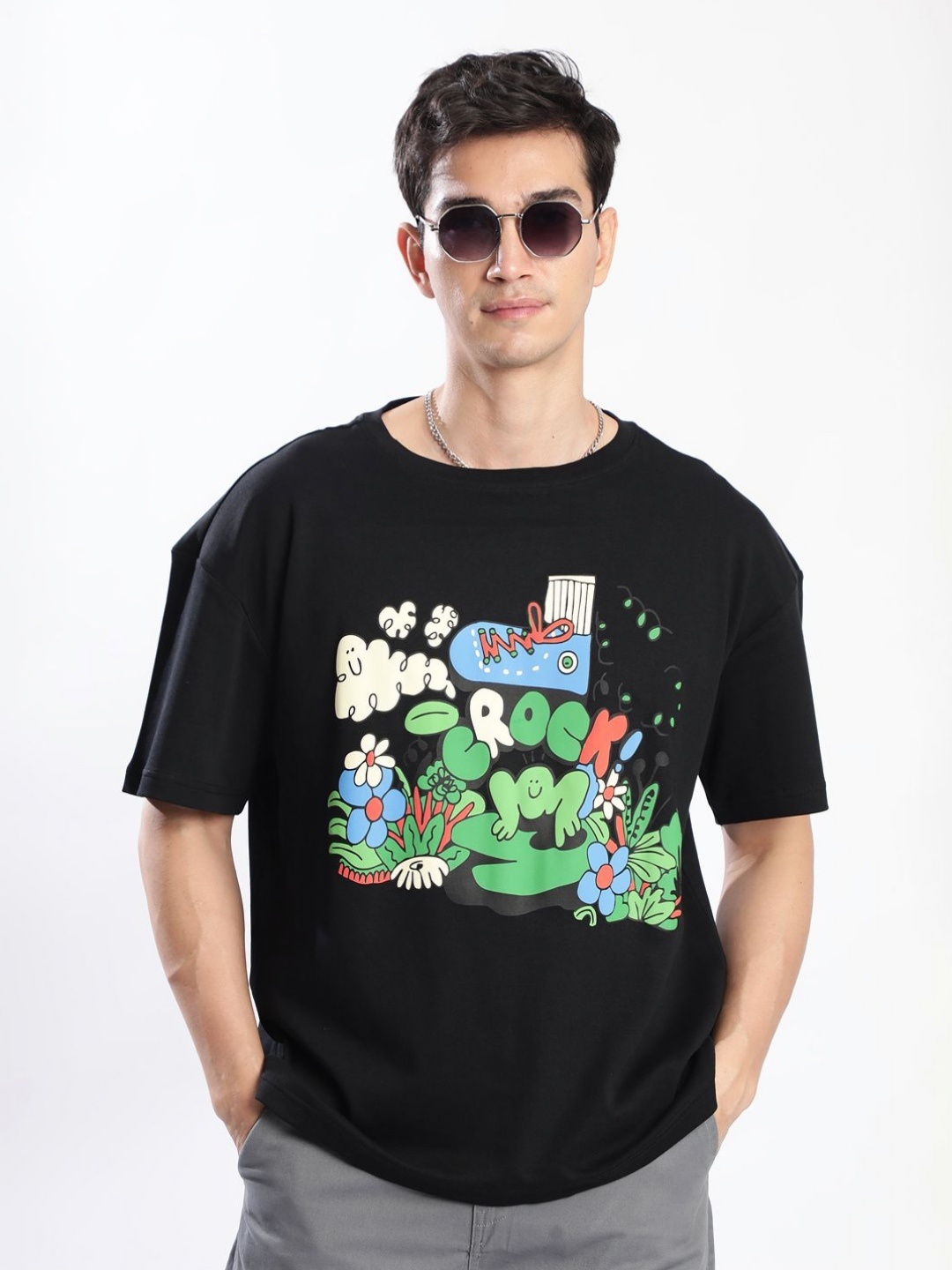 

Bene Kleed Men Printed Drop-Shoulder Sleeves Pockets T-shirt, Black