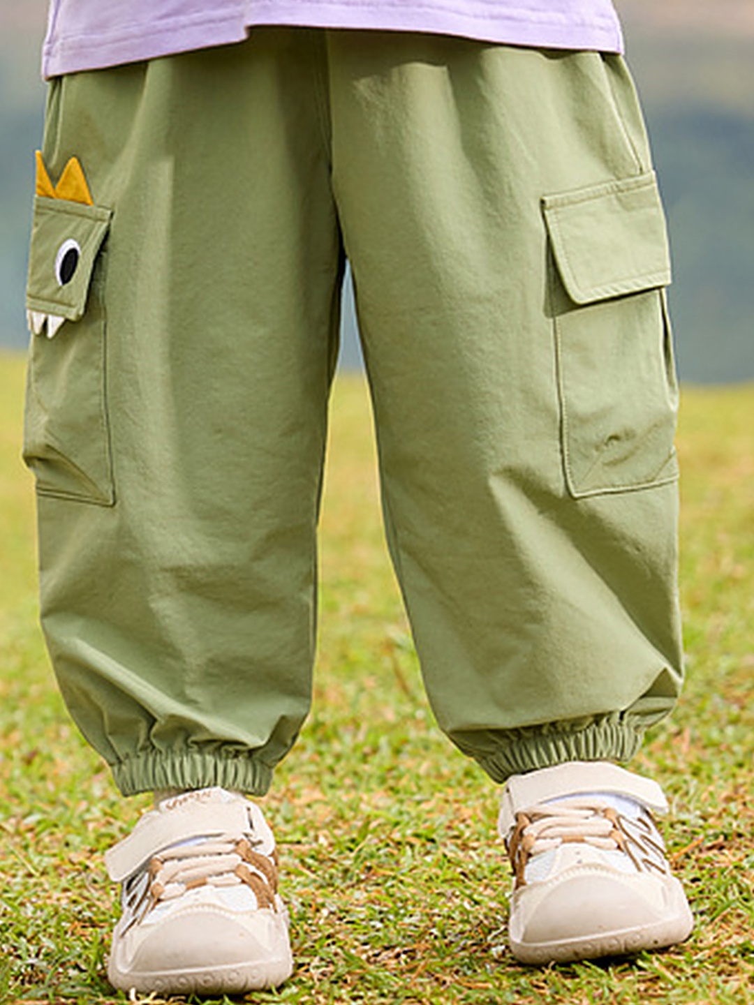 

LULU & SKY Unisex Kids Loose Fit High-Rise Trousers, Green