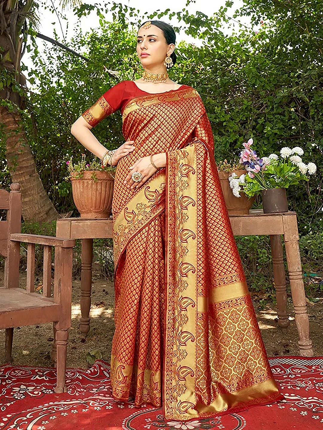 

KALINI Woven Design Zari Silk Blend Banarasi Saree, Red
