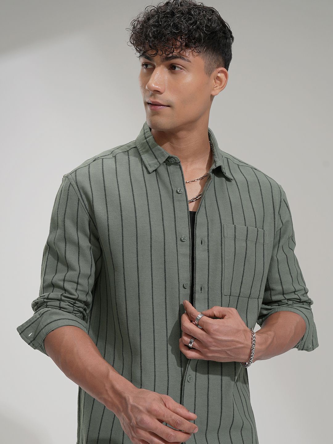 

HIGHLANDER Men Comfort Slim Fit Opaque Striped Casual Shirt, Green