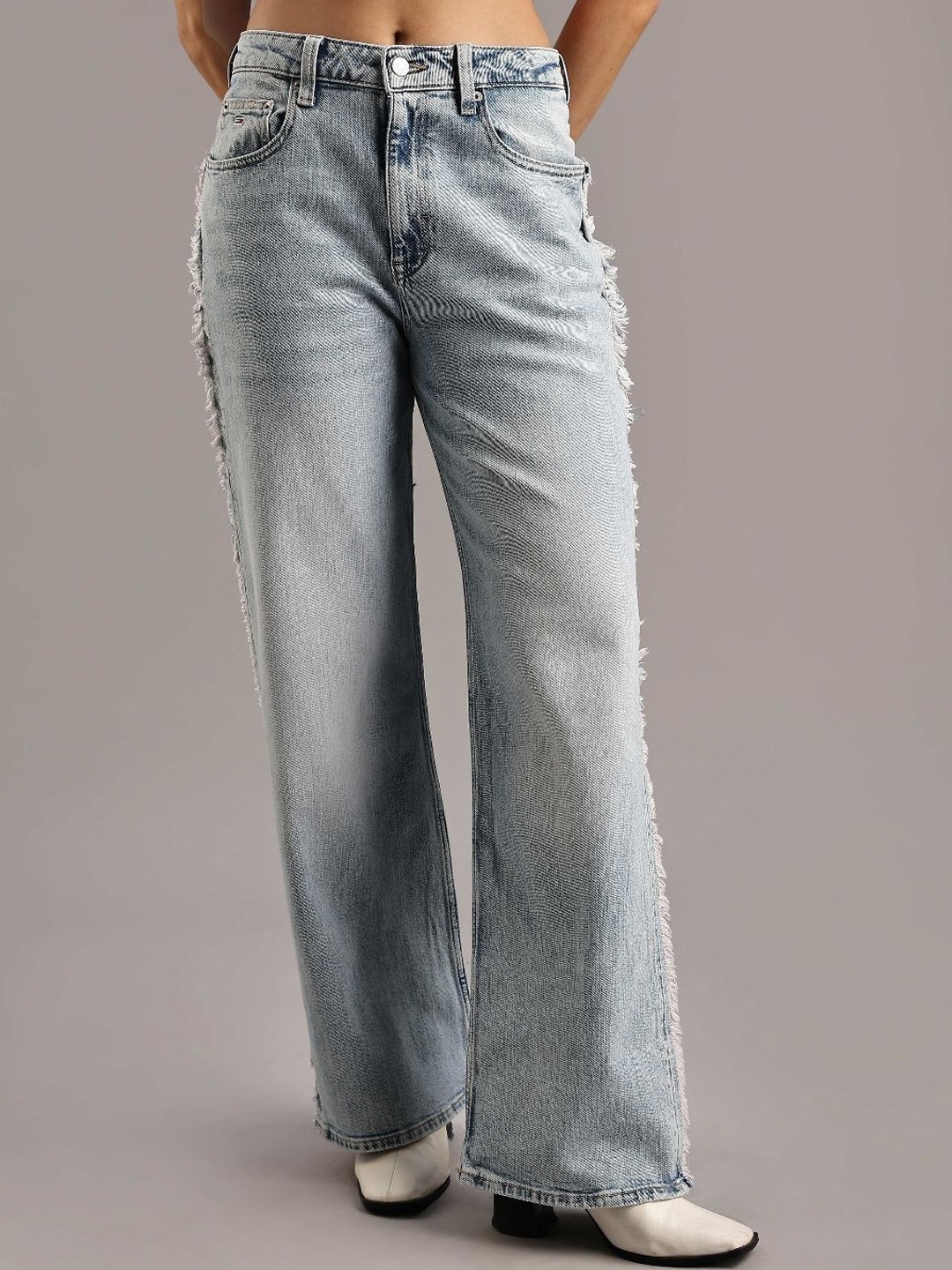 

Tommy Hilfiger Women Wide Leg Heavy Fade Mid-Rise Light Shade Stretchable Jeans, Blue