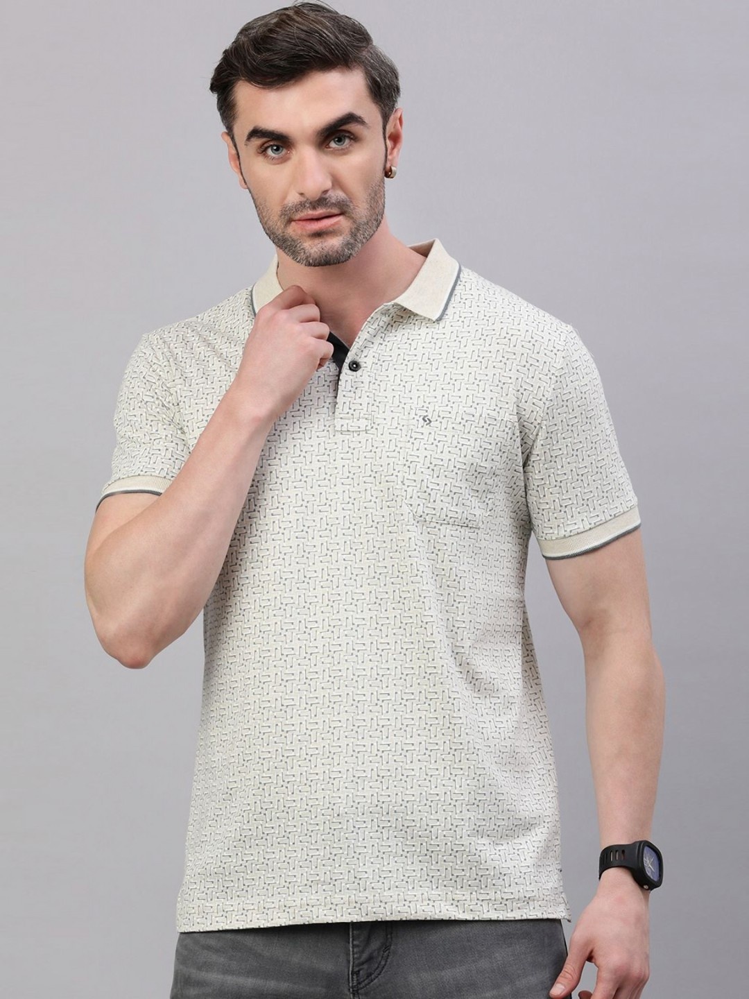 

Classic Polo Men Printed Polo Collar Pockets Slim Fit T-shirt, Beige
