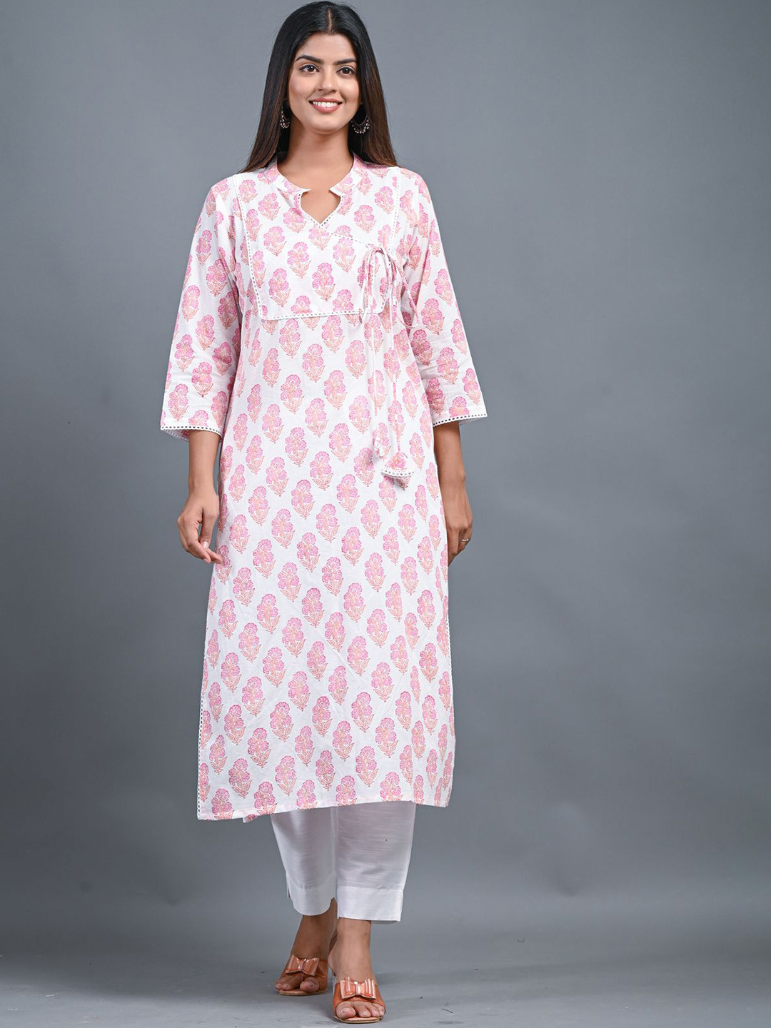 

Anootha Floral Printed Notch Neck Angrakha Straight Pure Cotton Kurta, White