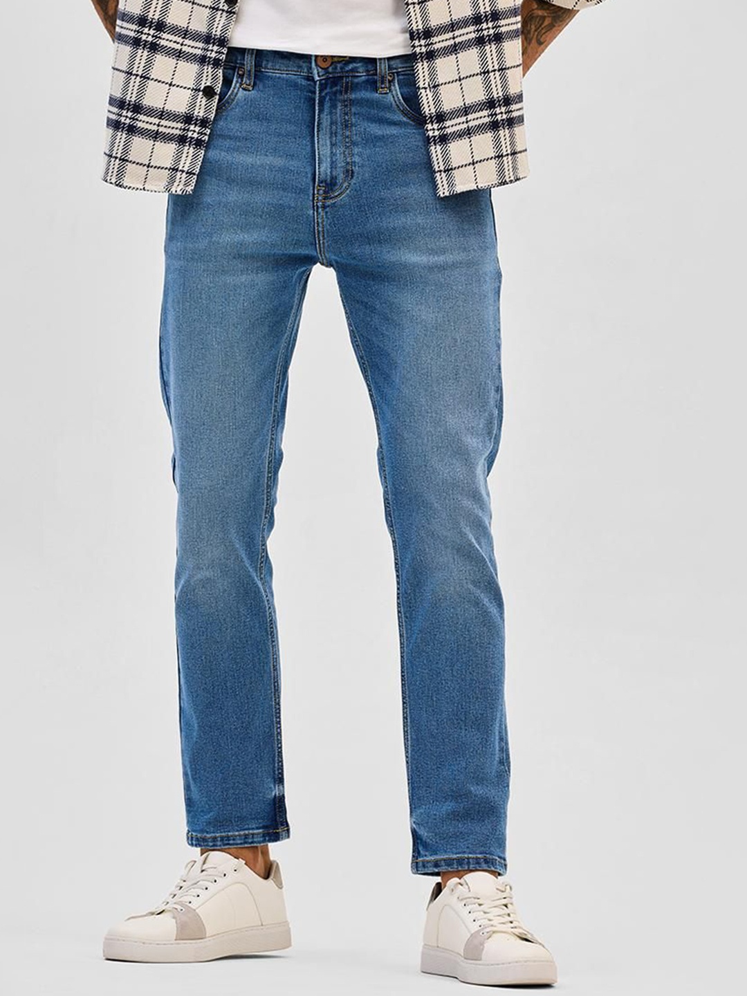 

Snitch Men Smart Slim Fit Light Fade Stretchable Jeans, Blue