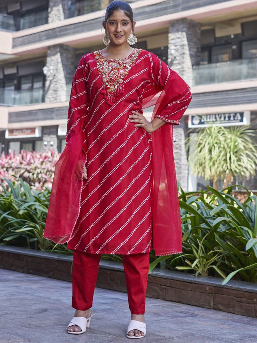 

NISHTHA Leheriya Embroidered Thread Work Kurta With Trousers & Dupatta, Red