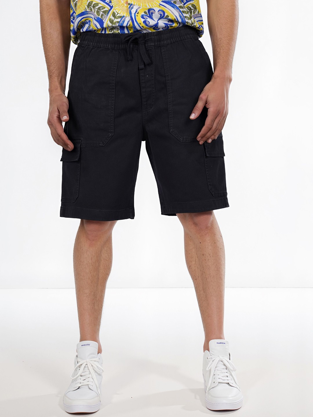 

Celio Men Solid Regular Fit Cotton Cargo Shorts, Black
