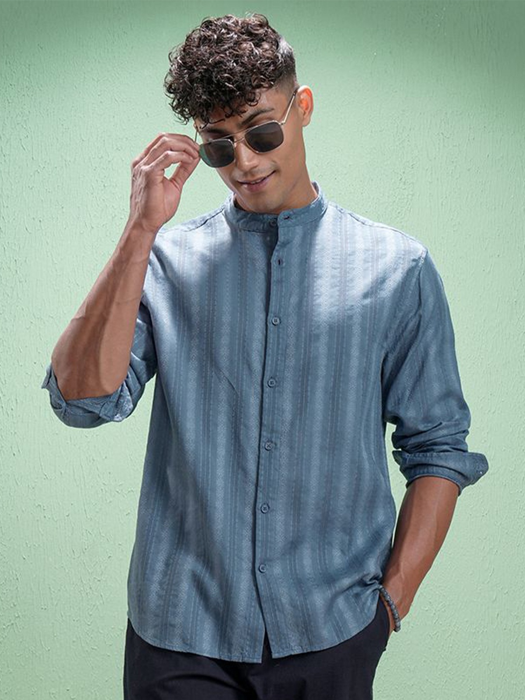 

HIGHLANDER Men Comfort Opaque Striped Casual Shirt, Blue