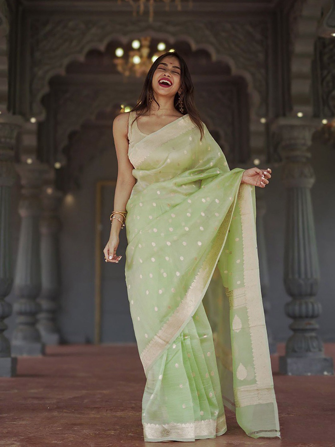 

KALINI Woven Design Zari Silk Blend Banarasi Saree, Green