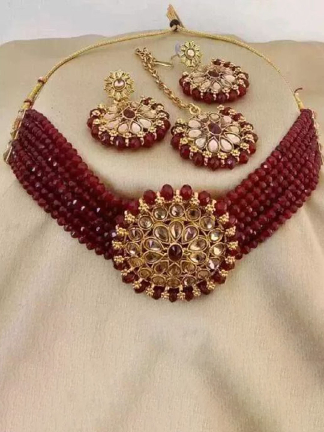 

Anouk Gold-Plated Kundan & Bead Studded Jewellery Set