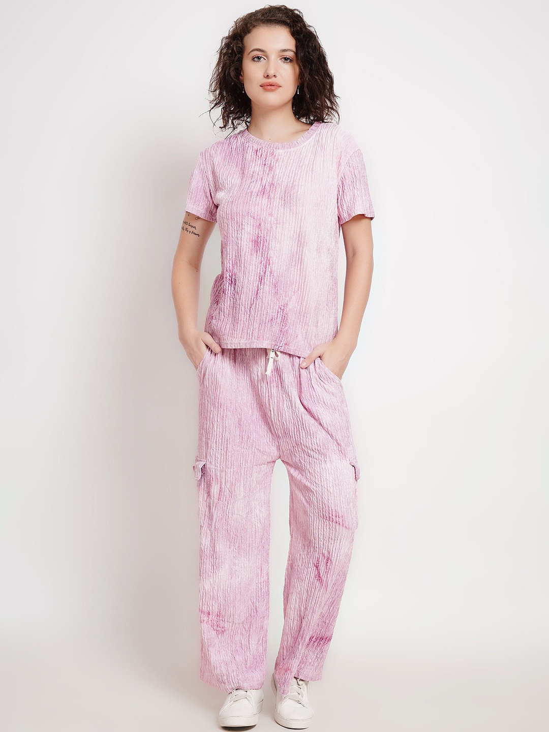 

Lugo Printed Round Neck T-Shirt With Trouser, Pink