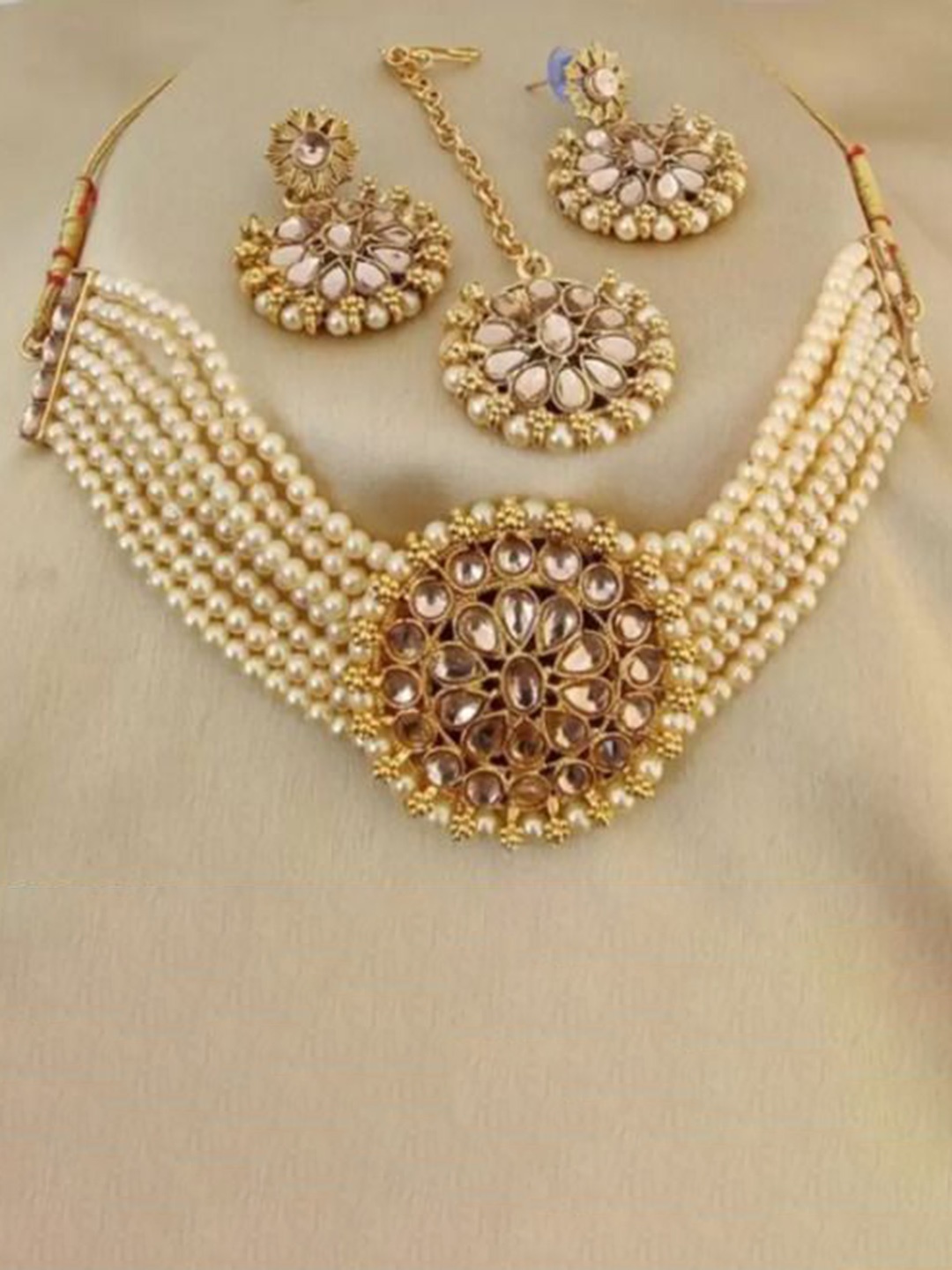 

Anouk Gold-Plated Artificial Stones and Beads-Studded & Beaded Jewellery Set