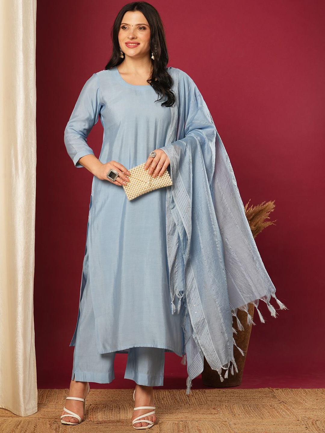 

GoSriKi Round Neck Straight Kurta With Trousers & Dupatta, Blue