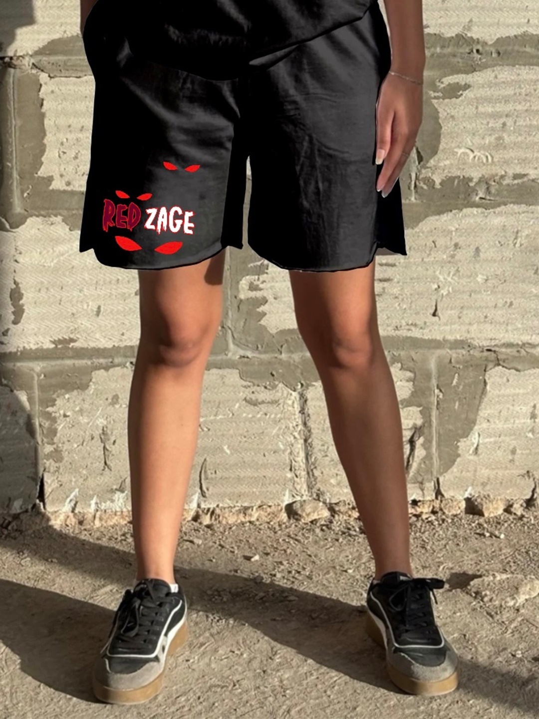 

TheBTclub Men Cotton Mid-Rise Shorts, Black