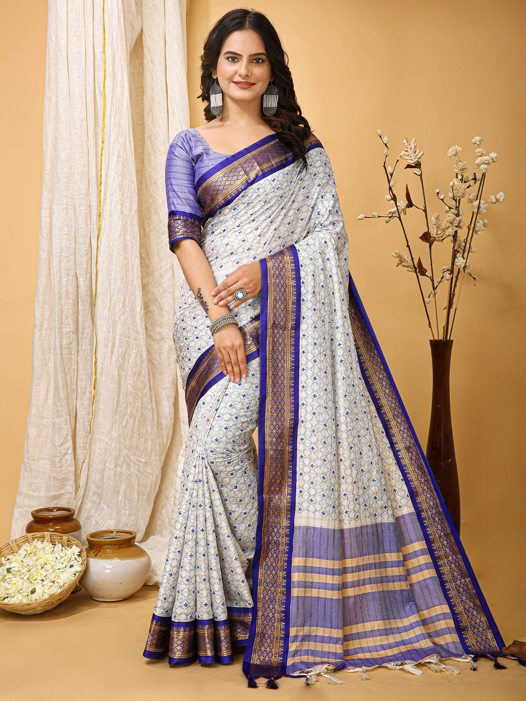 

VEECHIS Floral Zari Silk Cotton Saree, Purple