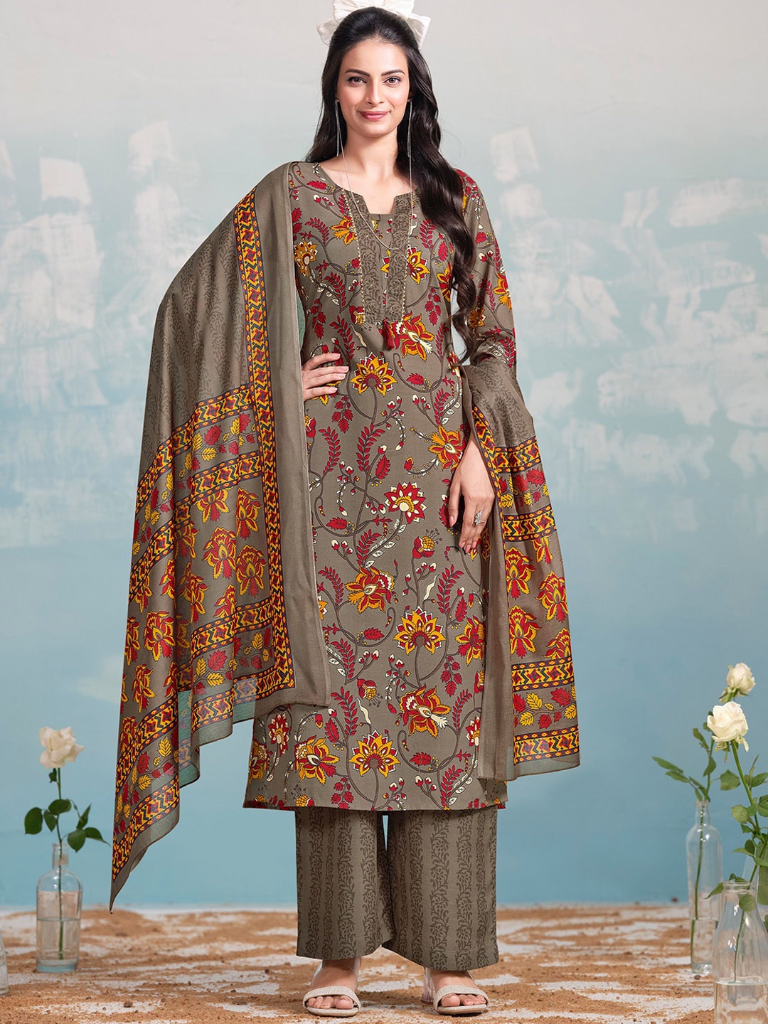 

MOJILAA Floral Printed Gotta Patti Straight Kurta with Palazzo & Dupatta, Brown