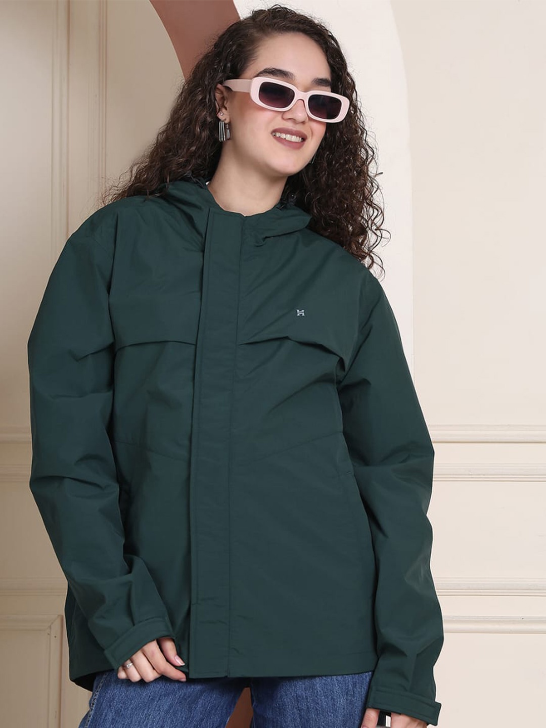 

HOUSE OF VEDAS Women Windcheater and Water Resistant Outdoor Sporty Jacket, Green