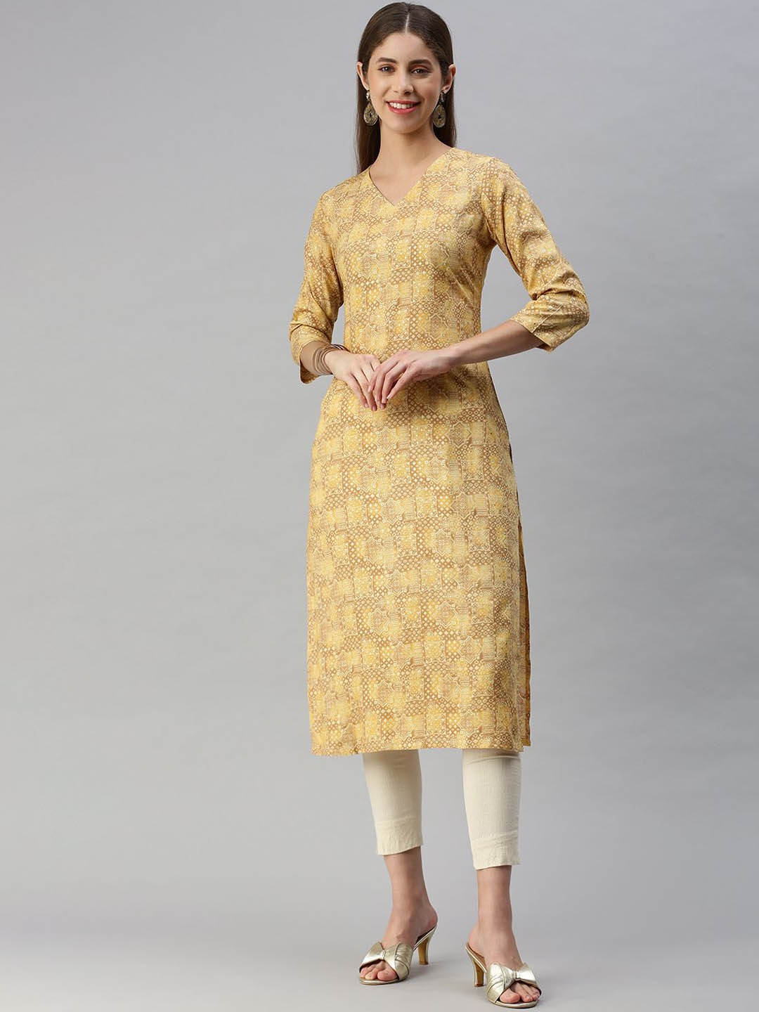 

DIVASTRI Floral Printed V-Neck Straight Kurta, Yellow