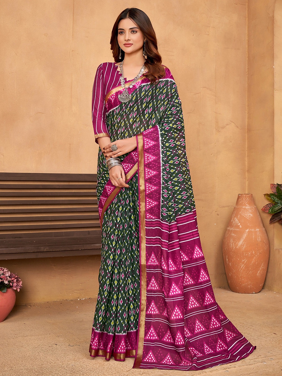 

VEECHIS Ethnic Motifs Printed Pure Cotton Saree, Lime green