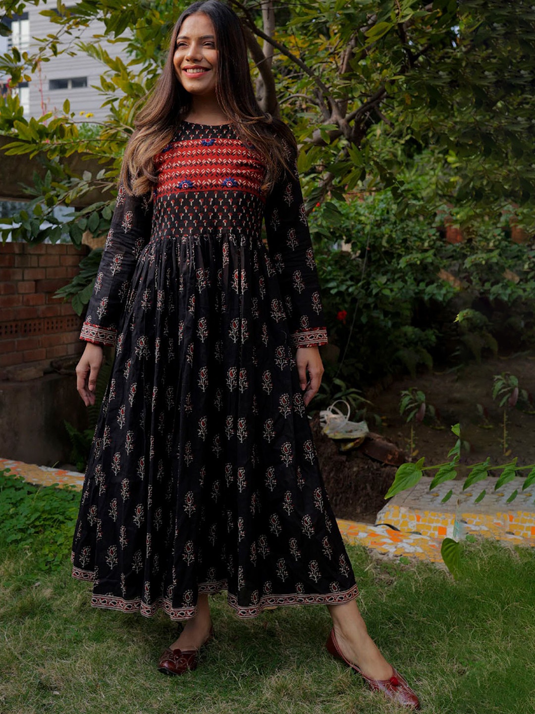 

KALINI Floral Printed Round Neck A-Line Cotton Ethnic Dress, Black