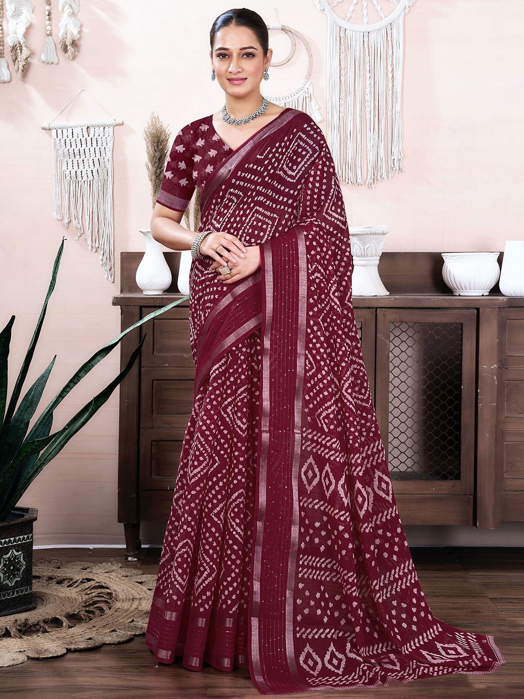 

KALINI Bandhani Sequinned Bandhani Saree, Maroon