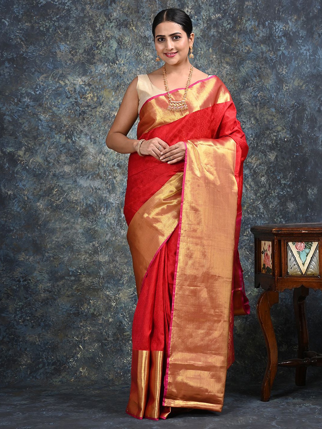 

Ushvii Woven Design Pure Silk Kanjeevaram Saree, Red