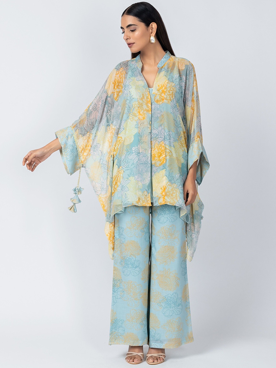

Label Naariti Floral Printed Mandarin Collar Top Slip With Trousers, Blue