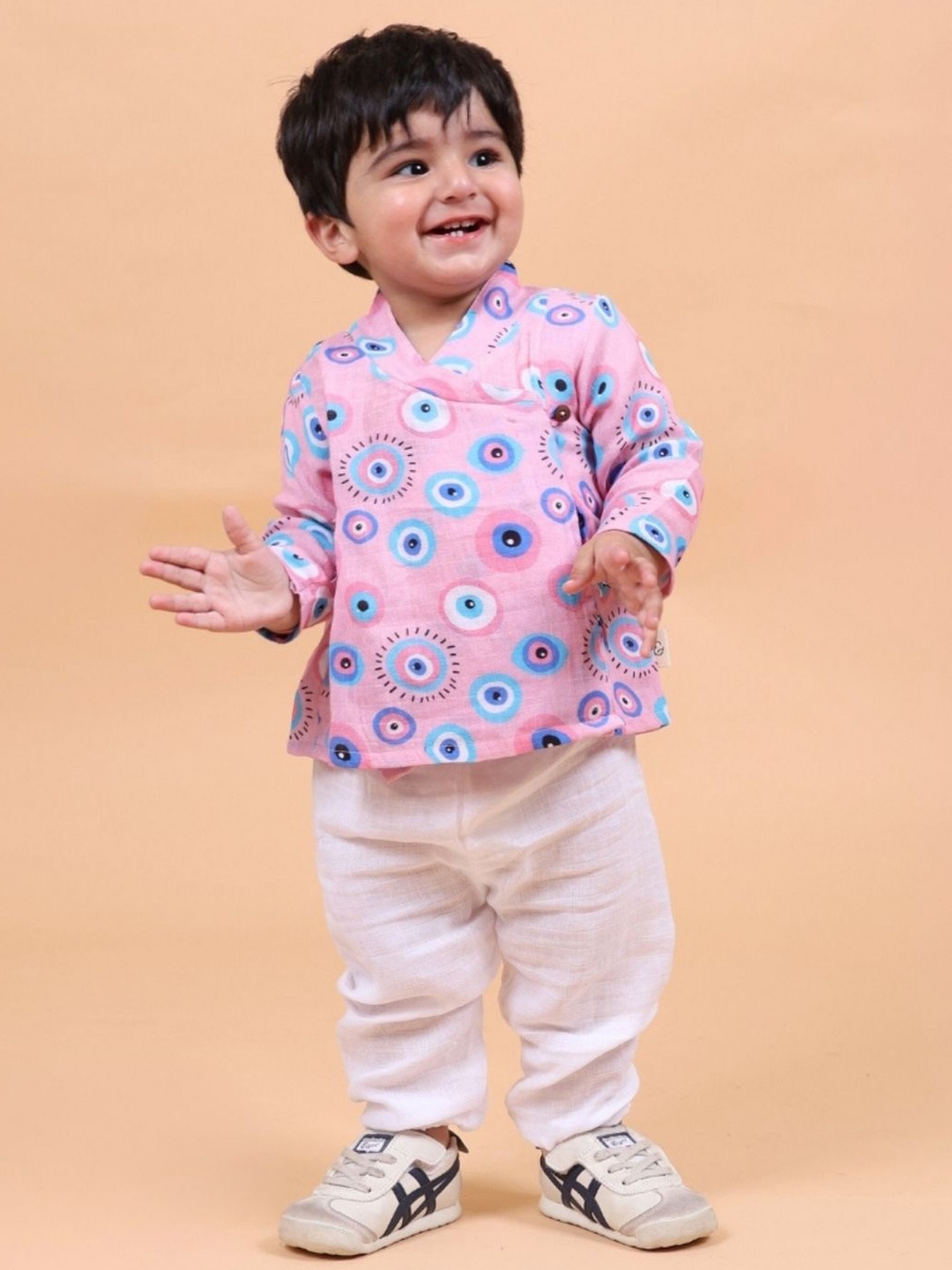 

MAMA AND PEACHES Unisex Quirky Printed V-Neck Angrakha Pure Cotton Kurti With Pyjamas, Pink