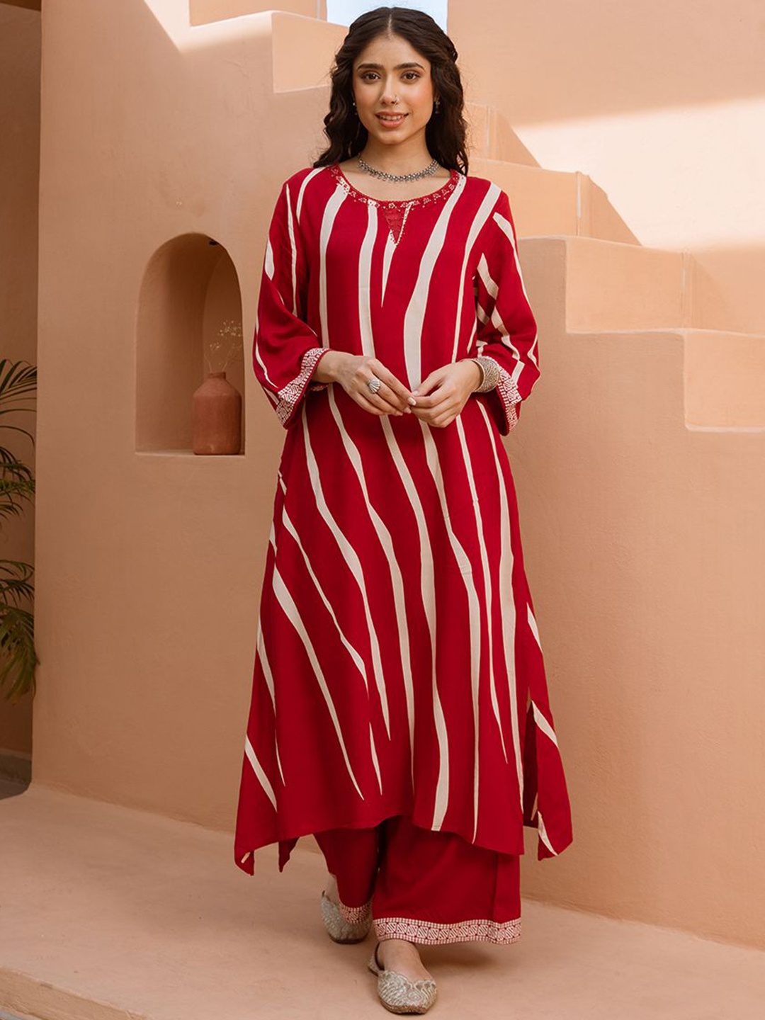 

FILO HEVIS Striped Round Neck Straight Kurta With Palazzos, Red