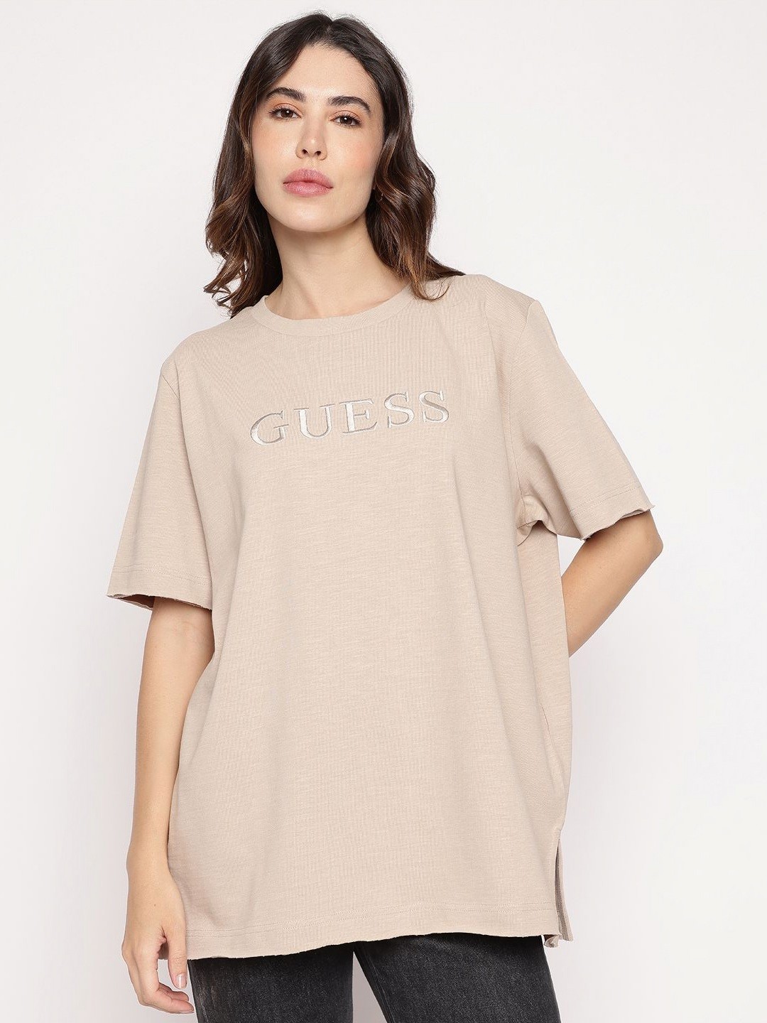 

GUESS Women Extended Sleeves Pockets T-shirt, Beige