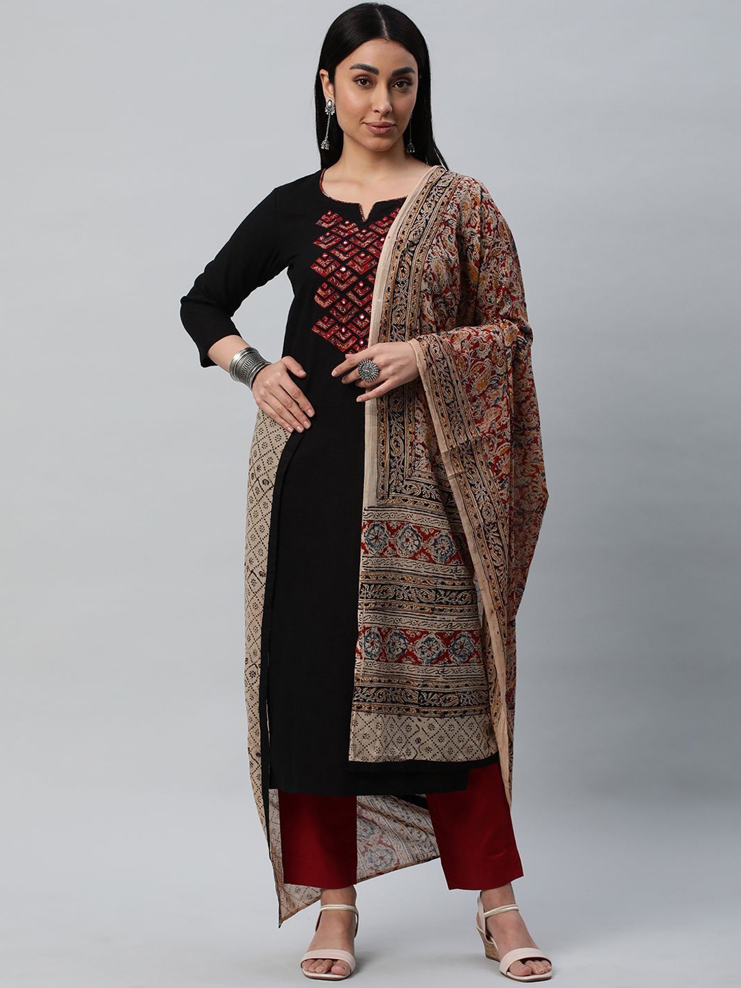 

KAMI KUBI Embroidered Notch-Neck Pure Cotton Kurta With Trousers And Dupatta, Black