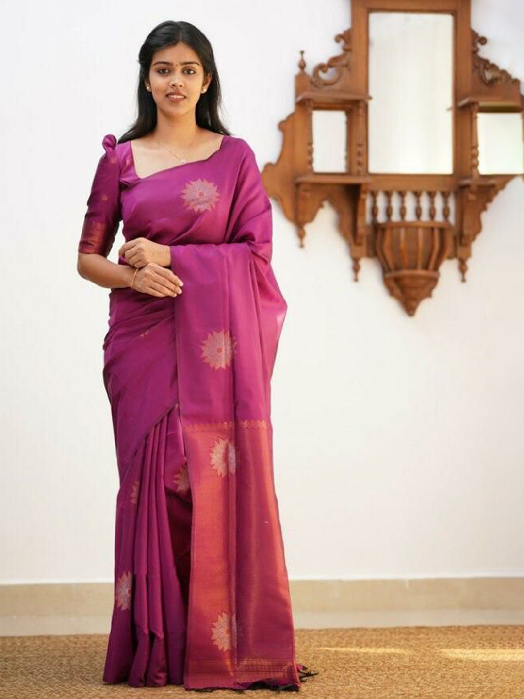 

Rujave Woven Design Kanjeevaram Saree With Unstitched Blouse Piecee, Pink