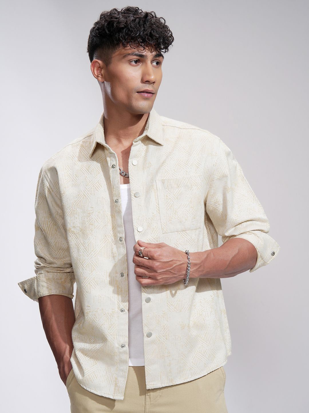 

HIGHLANDER Men Comfort Opaque Casual Shirt, Off white