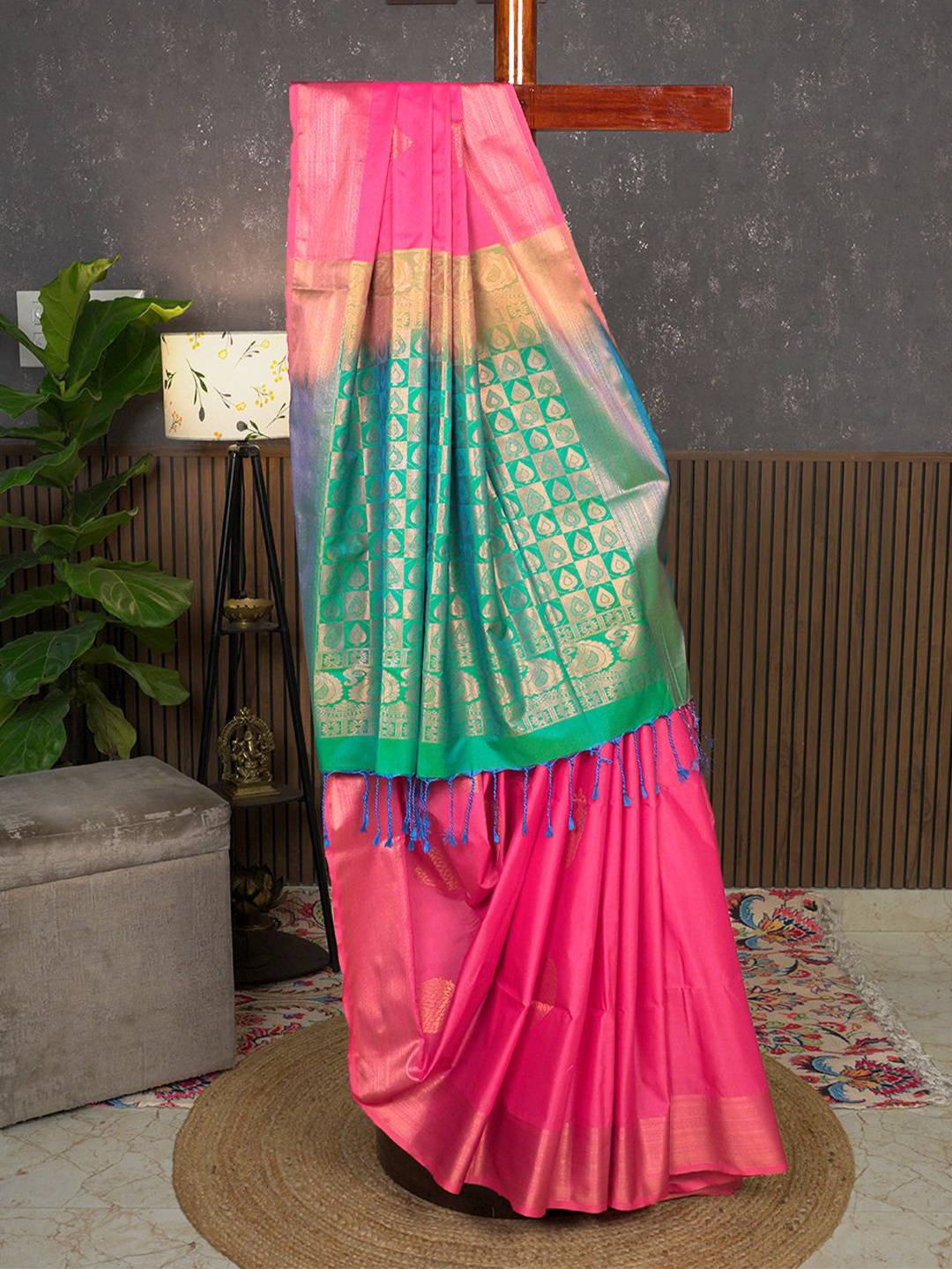 

Ushvii Woven Design Zari Silk Blend Kanjeevaram Saree, Rose