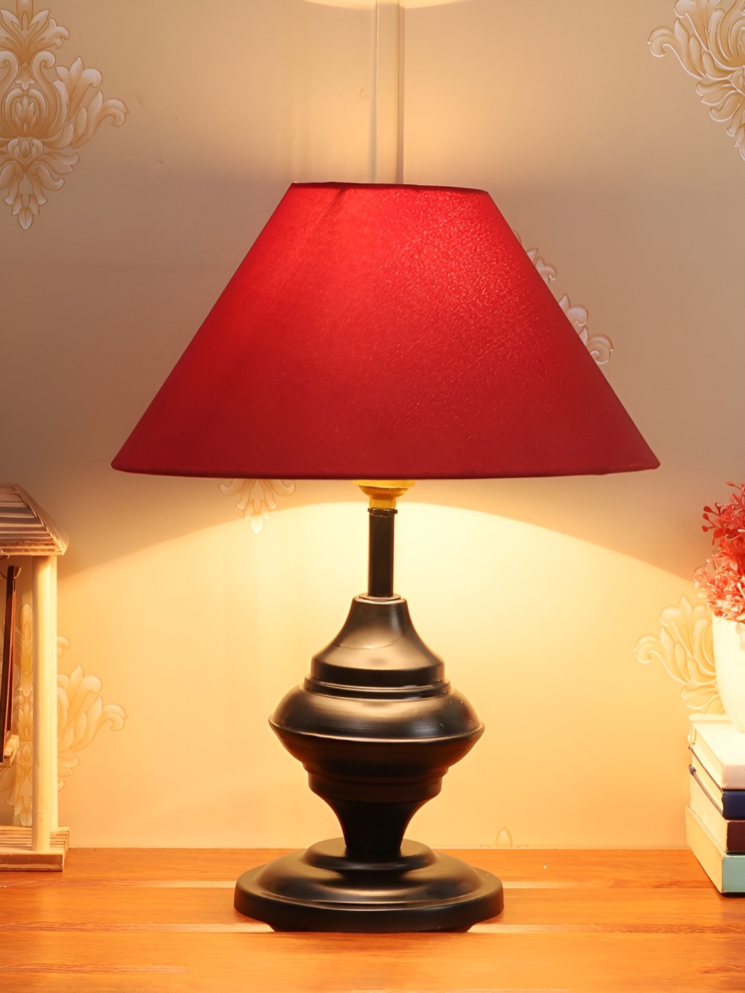 

BrightDaisy Maroon & Black Metal Frusturical Shaped Table Lamp